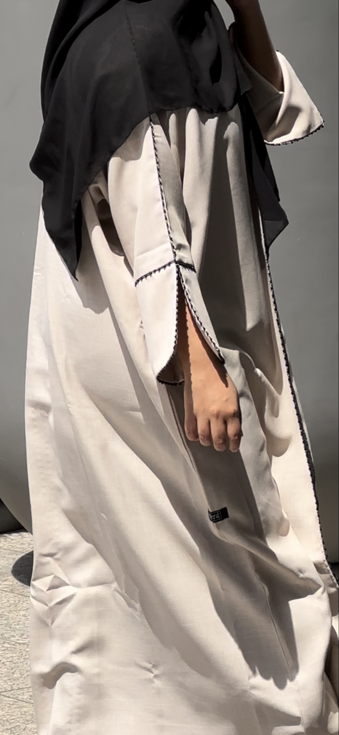Linen Abaya in color Toupe Beige