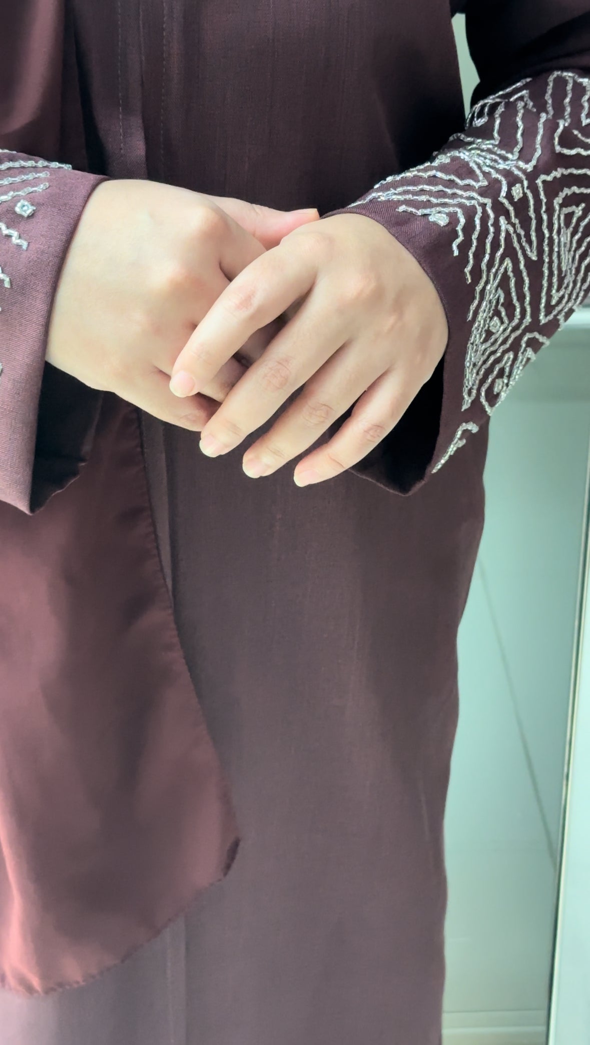 ZAYN's Linen Abaya in BURGUNDY with Beautiful Handwork