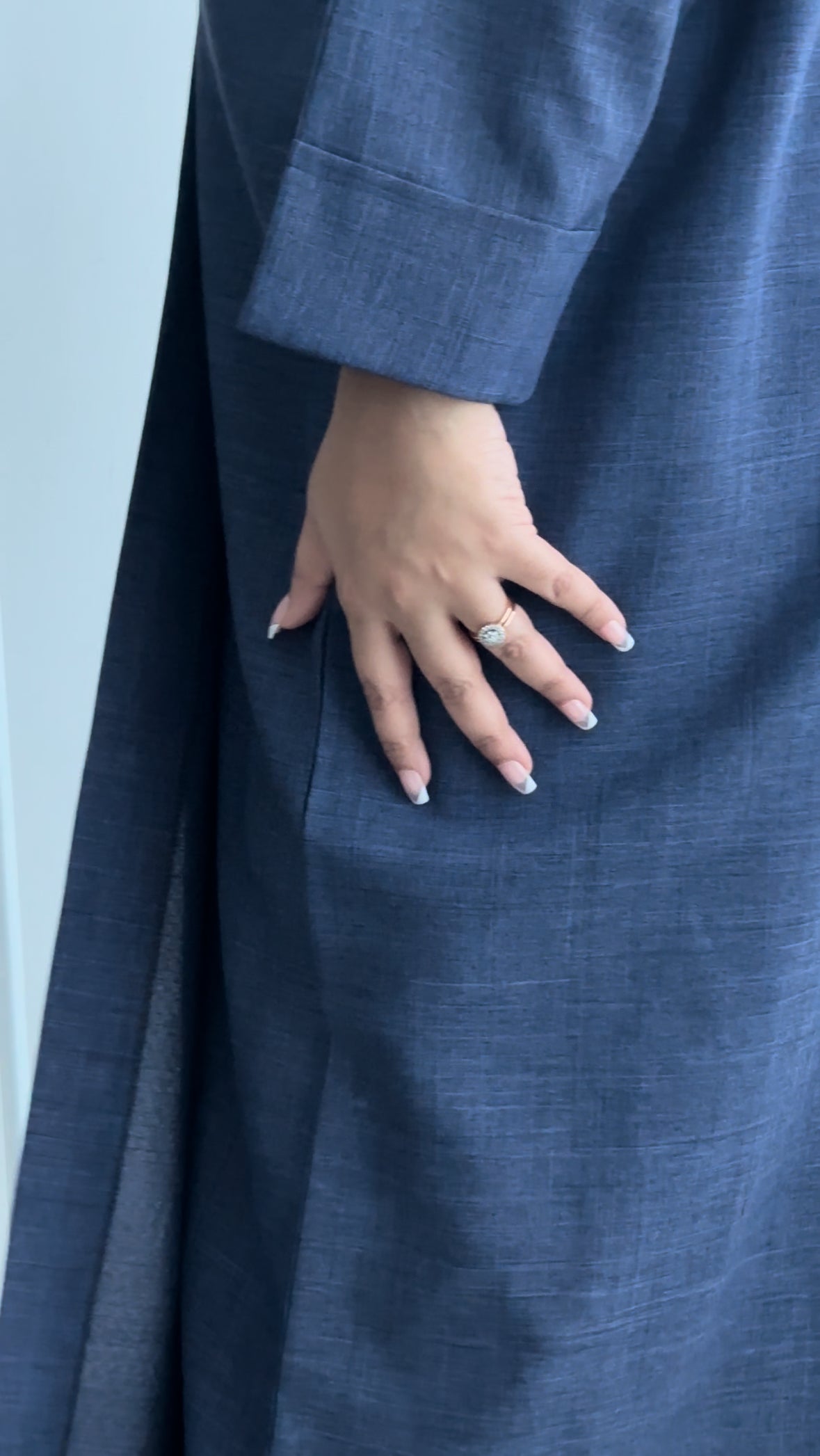 Linen Abaya in color Blue