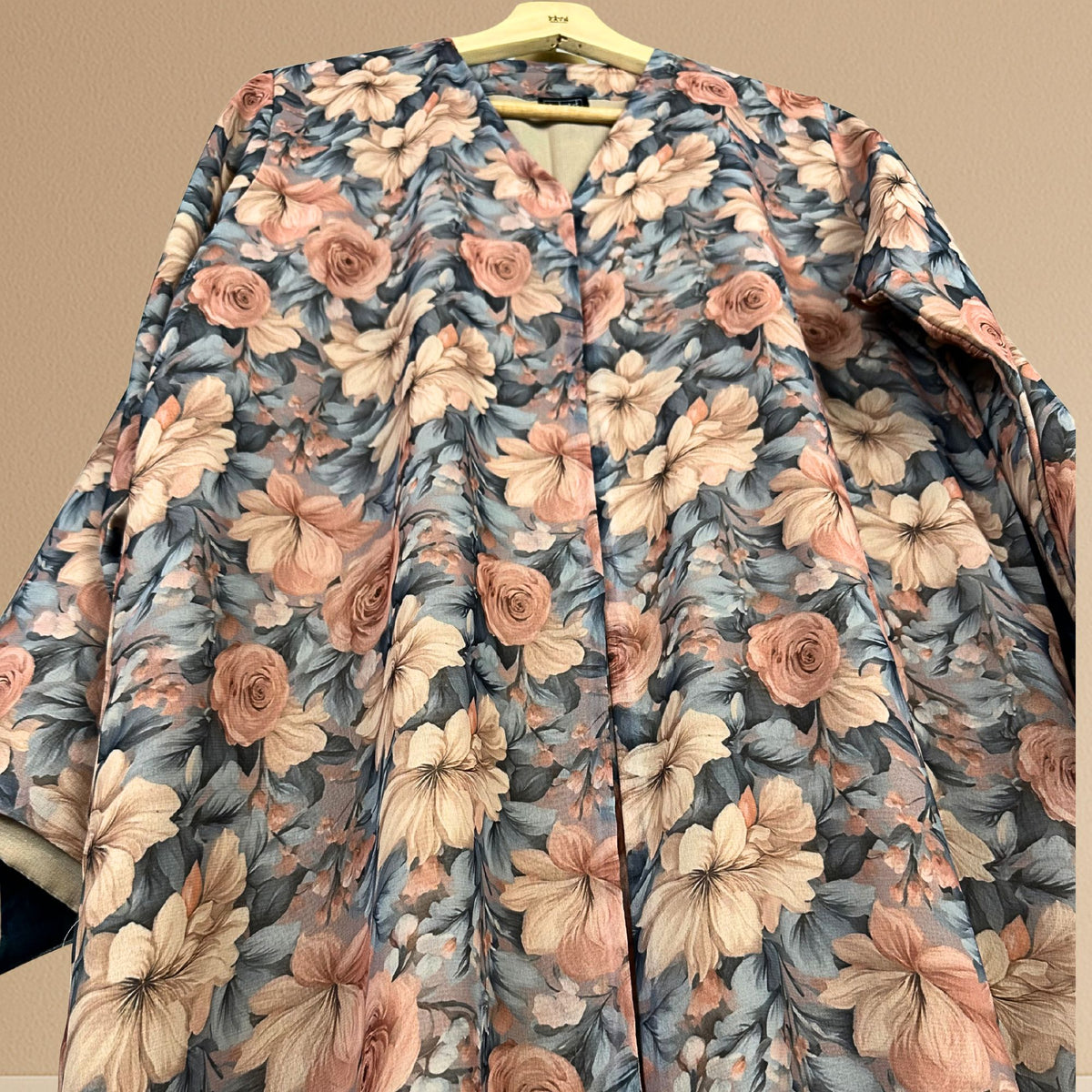 Elegant Floral Abaya - Peach